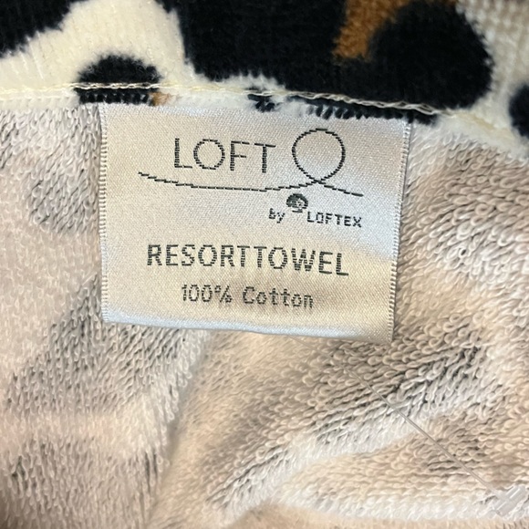 🆕 Loft by Loftex Leopard Oversized Beach Towel - Picture 7 of 9
